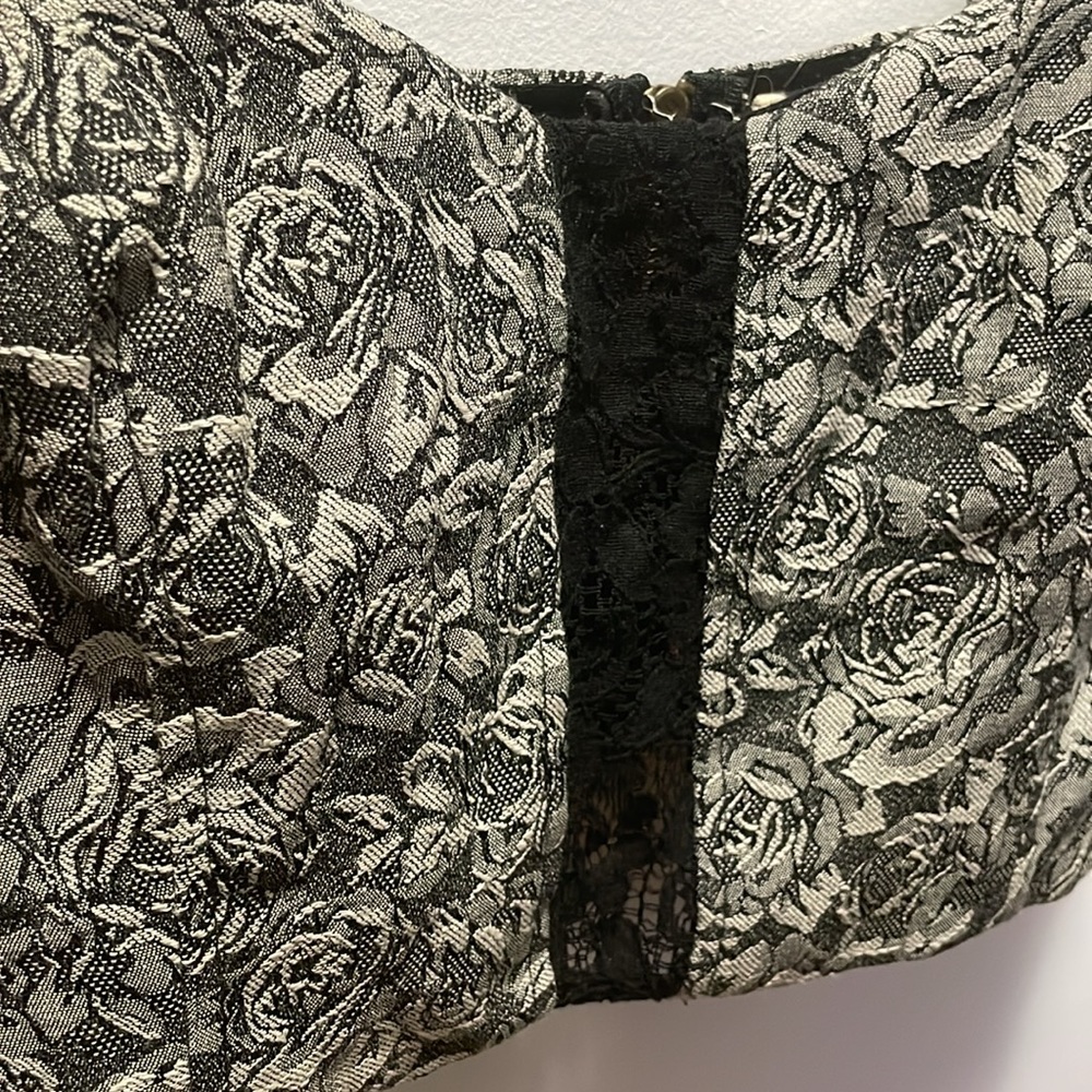Brocade Crop Top - Picture 2 of 3